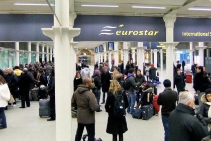 Travel between Amsterdam and London
