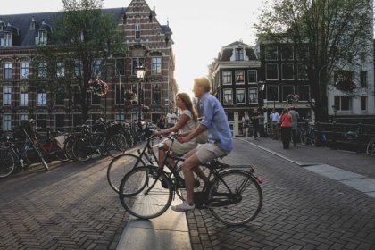 Amsterdam'da Bisiklet Sürmek