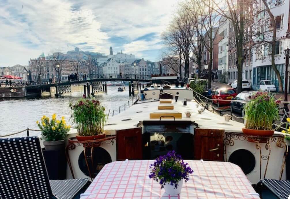 Romantic Houseboat centre of Amsterdam 2