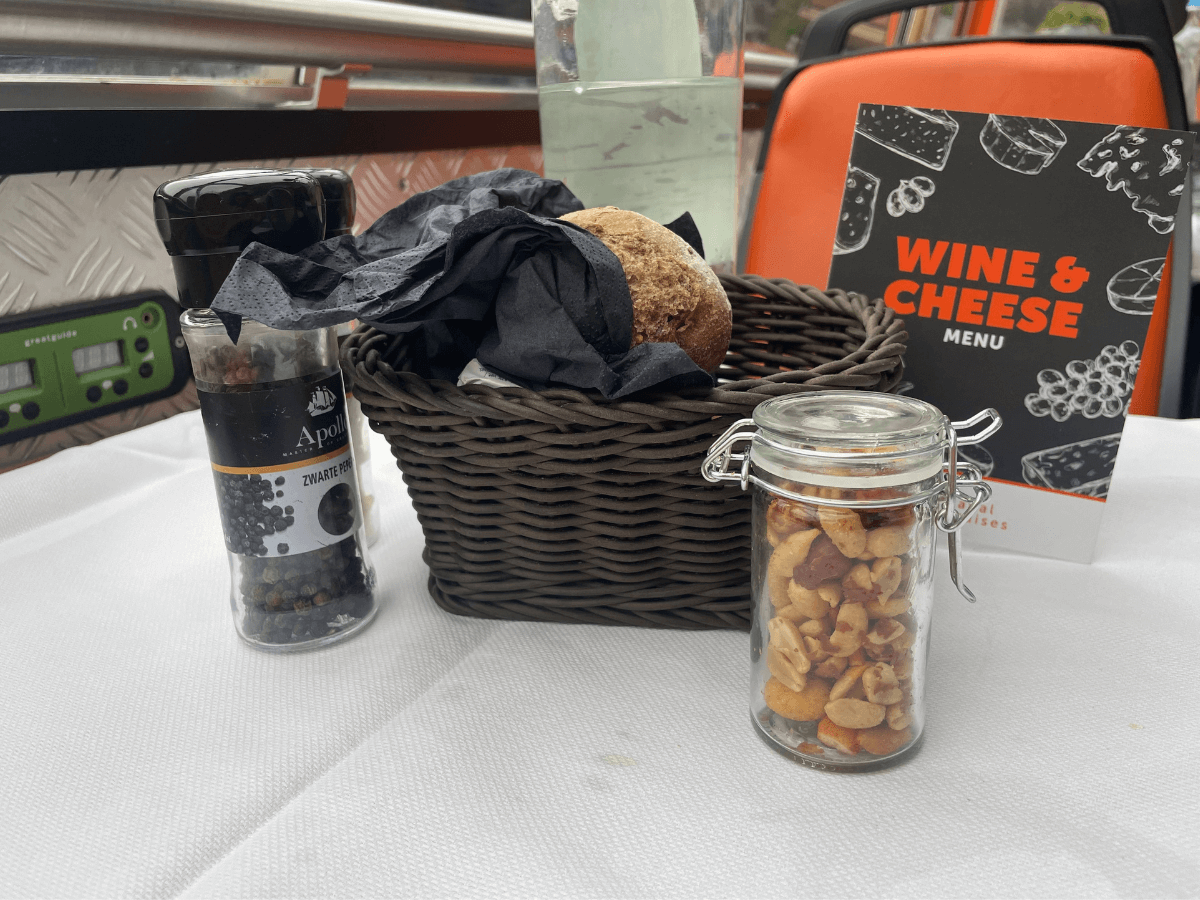 Lovers Amsterdam cheese and wine cruise