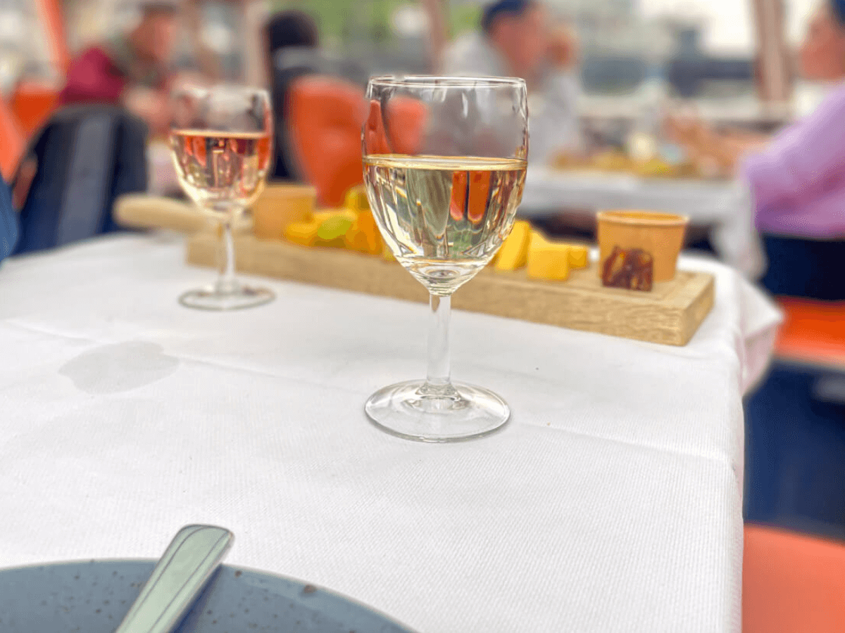 Lovers Amsterdam cheese and wine