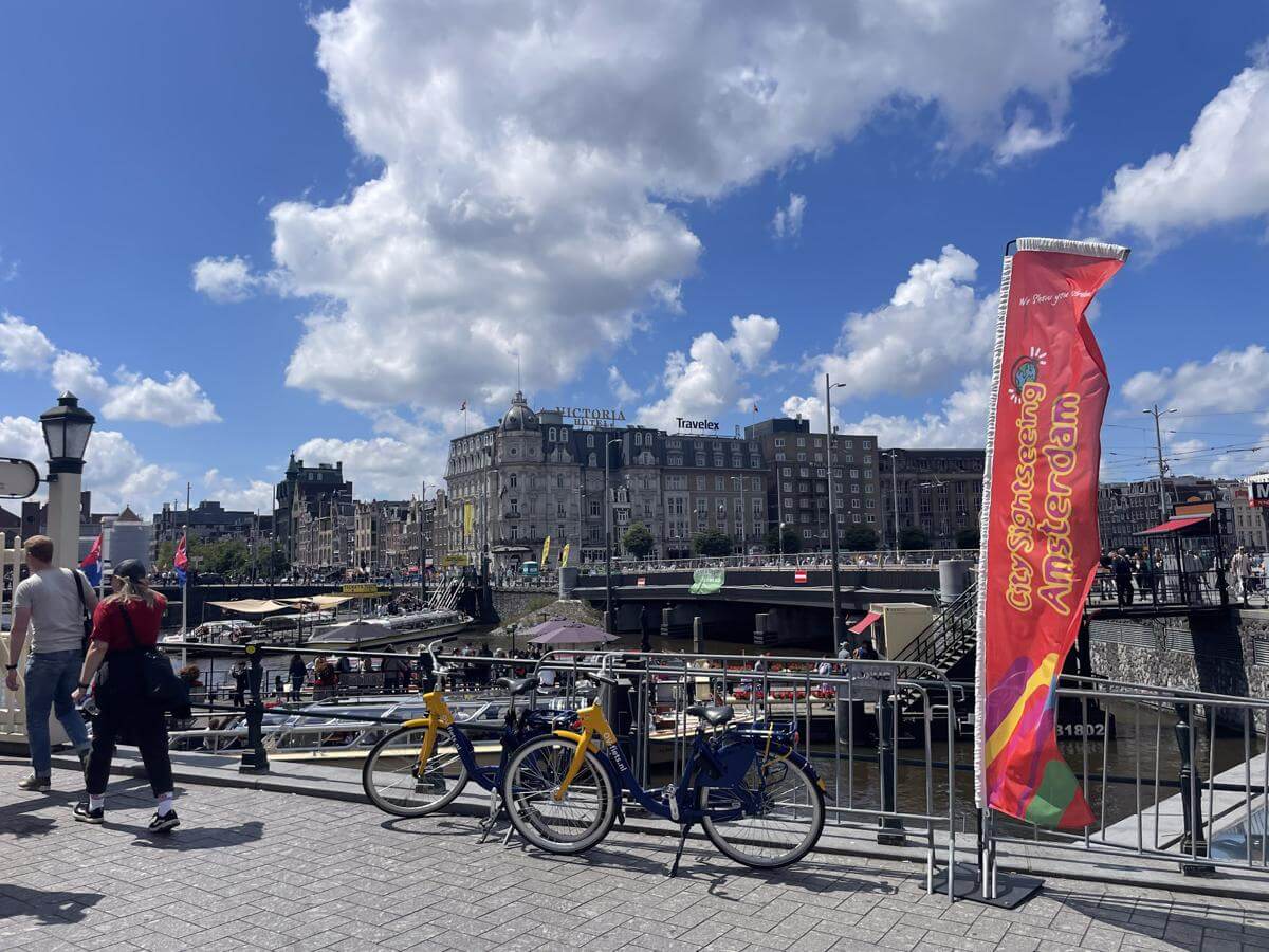 City-Sightseeing Amsterdam by Central Station