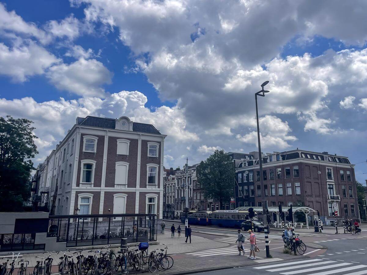 Hop-On Hop-Off Bus Tour Amsterdam Hop-On Hop-Off Bus Tour Amsterdam