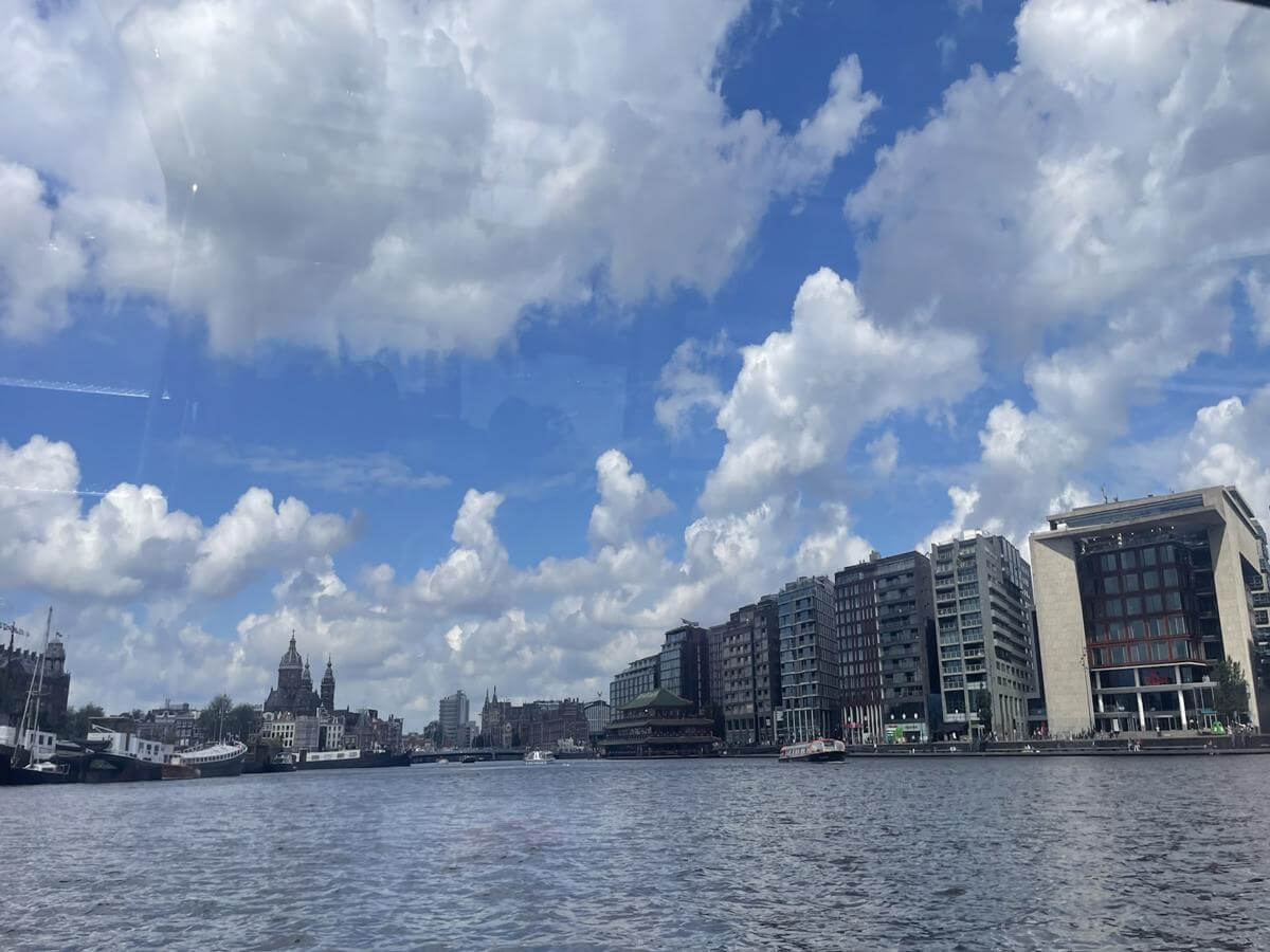 Lovers Hop-On Hop-Off boat trip Amsterdam Lovers Hop-On Hop-Off boat trip Amsterdam