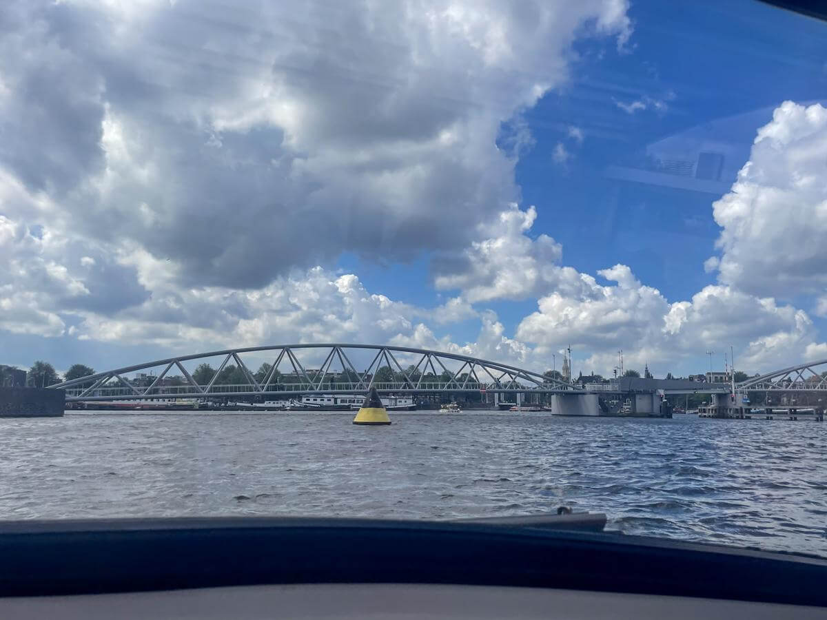 Hop-On Hop-Off Boat Trip Amsterdam Hop-On Hop-Off Boat Trip Amsterdam