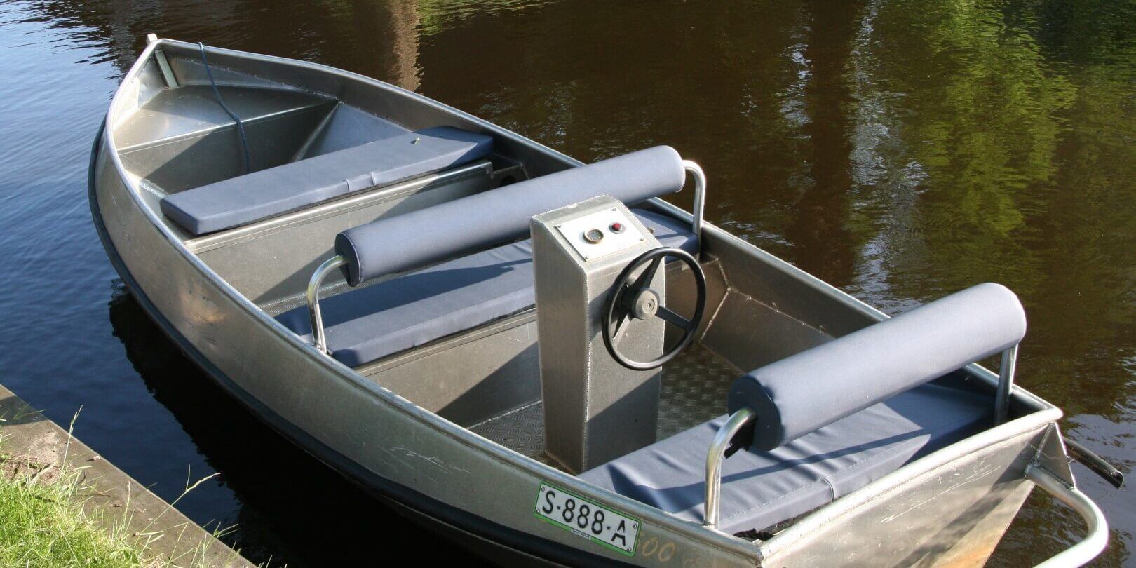 Giethoorn boat rentals in NL