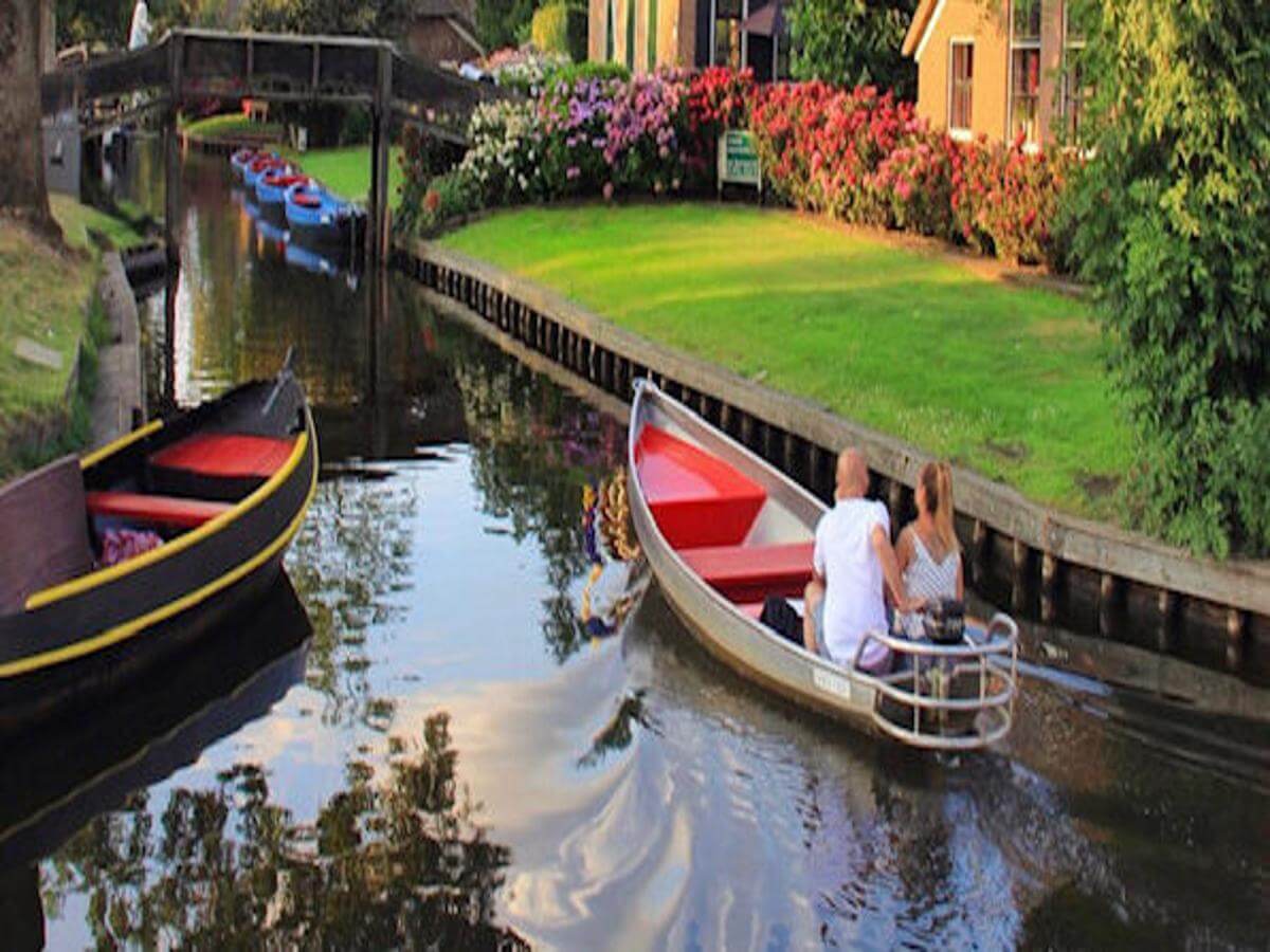 Giethoorn boats for rent