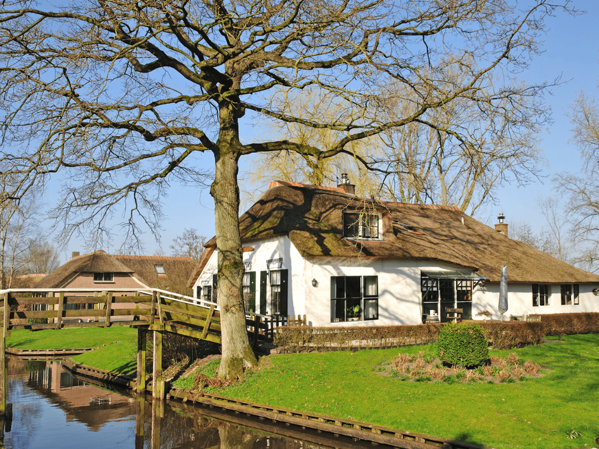 Giethoorn boats to rent Giethoorn boats to rent