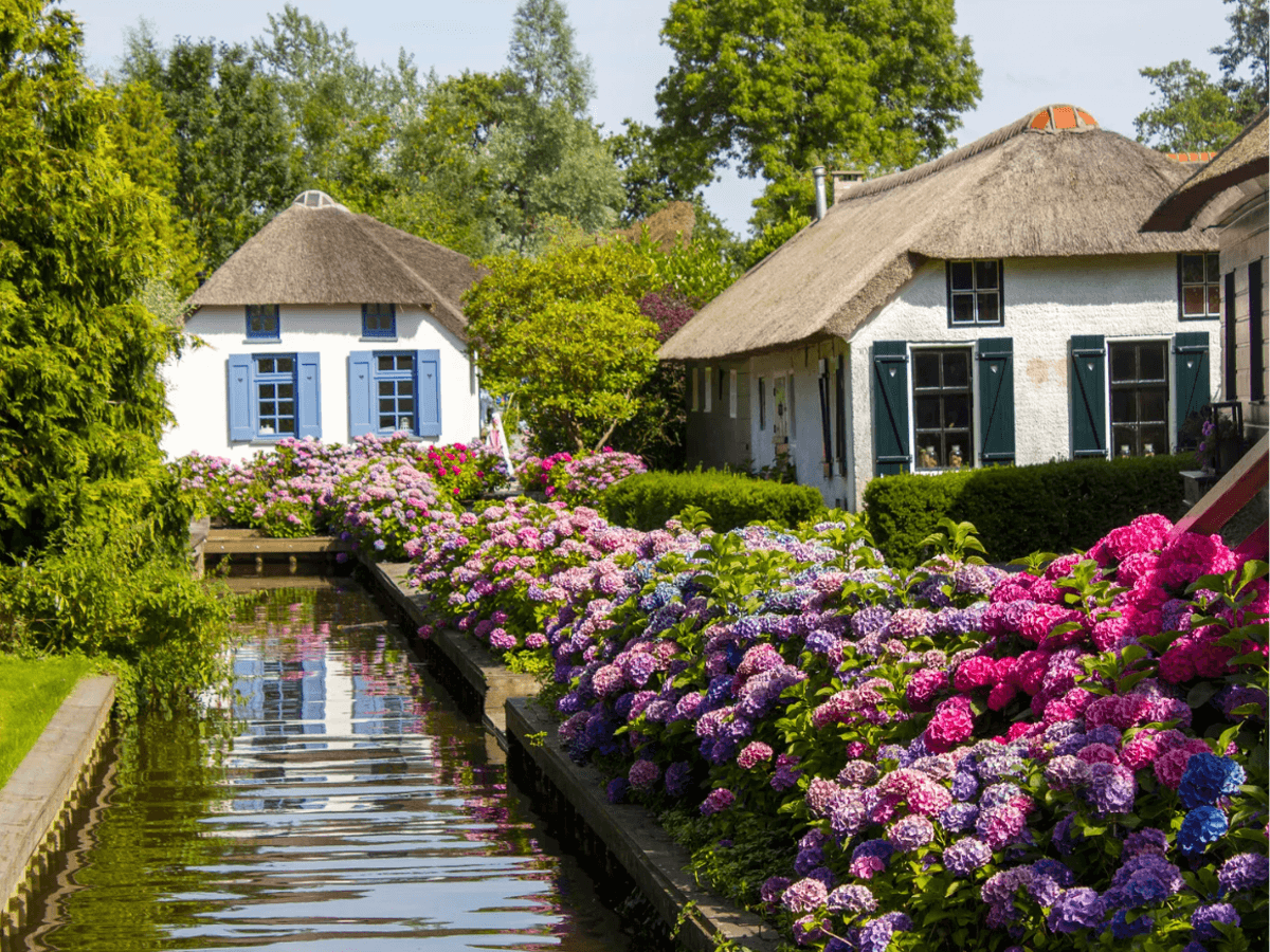 Rent boats Giethoorn Giethoorn boat rentals