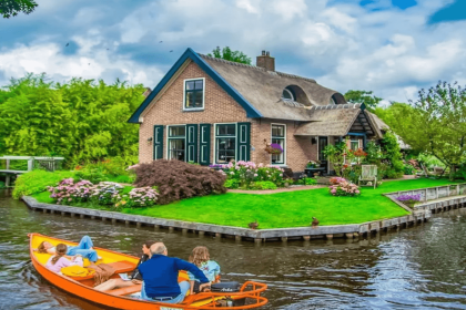 Giethoorn water village Giethoorn water village