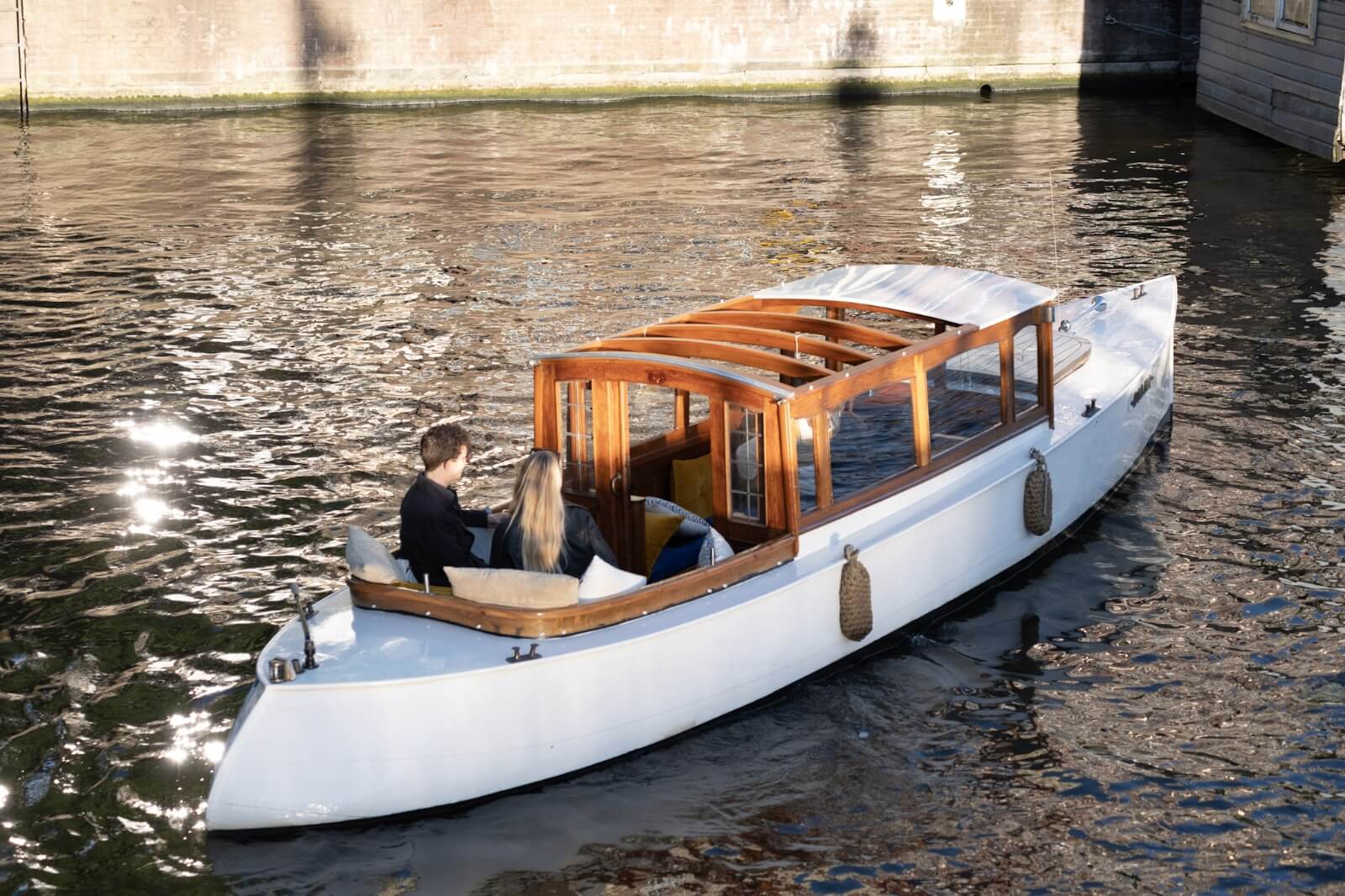 Diana - historic saloon boat for private canal cruises Diana - historic saloon boat for private canal cruises