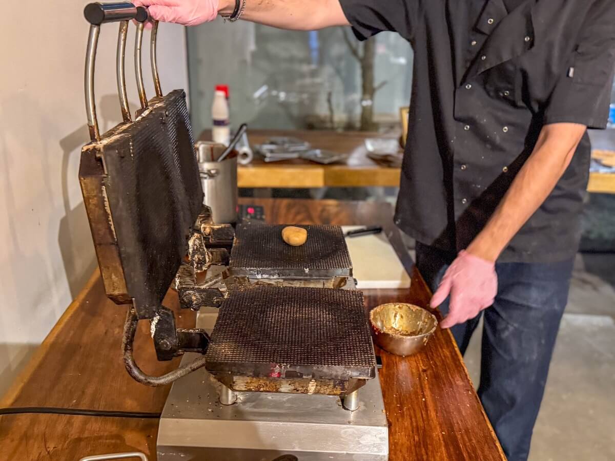 Stroopwafel lessons in Amsterdam Stroopwafel lessons in Amsterdam