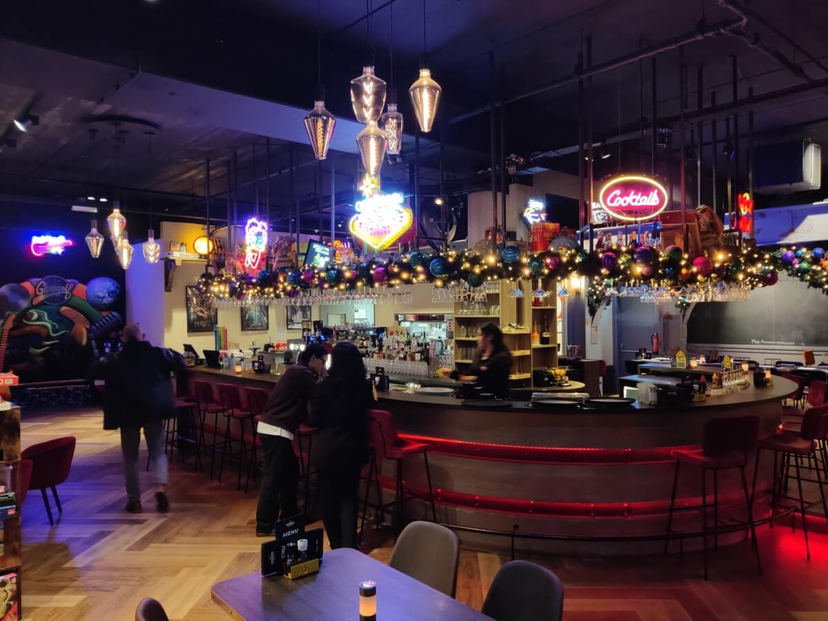 Hollywood Entertainment Center in Amsterdam