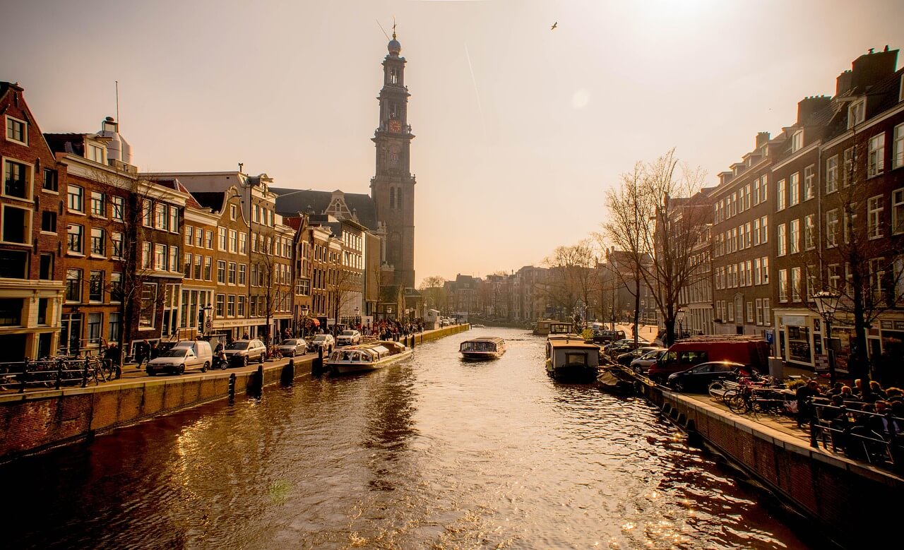 nickspears-amsterdam-3662592_1280