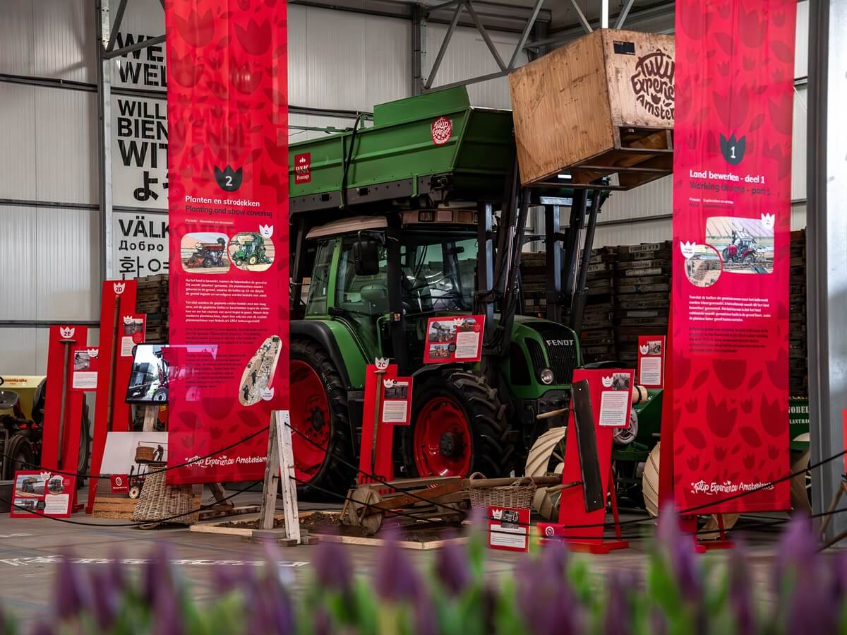 Tractor in the museum - Tulip Experience Amsterdam