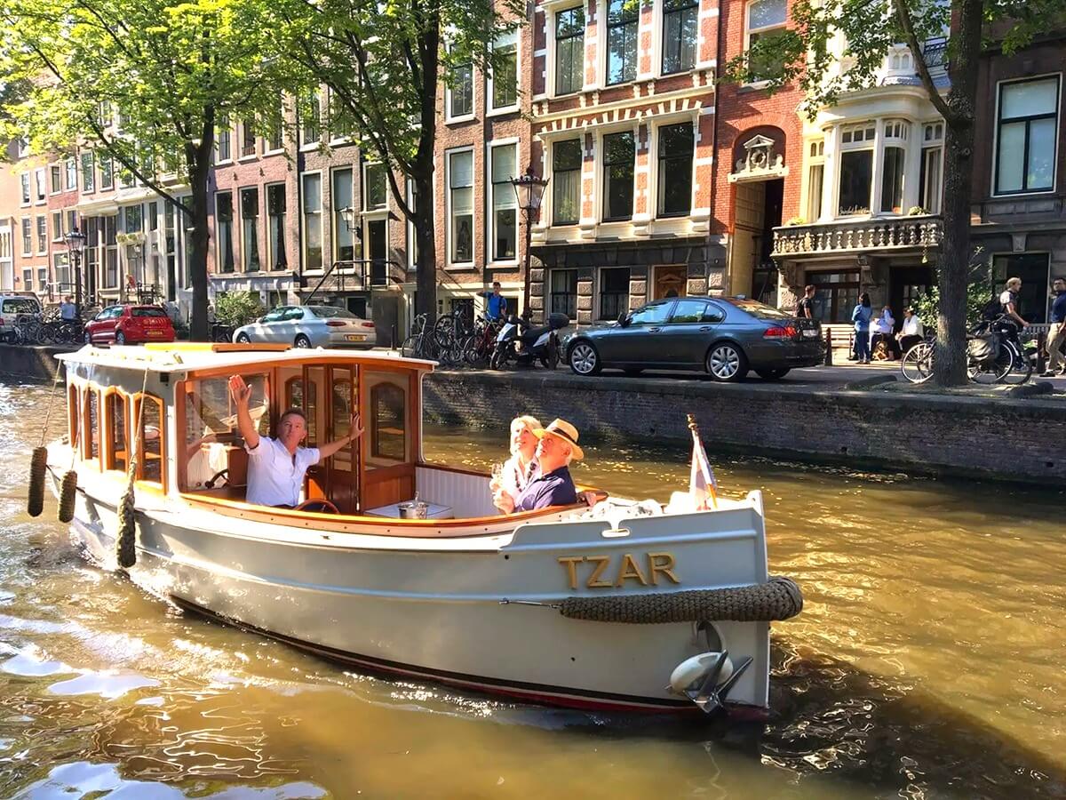 Tzar private canal cruise Tzar private canal cruise