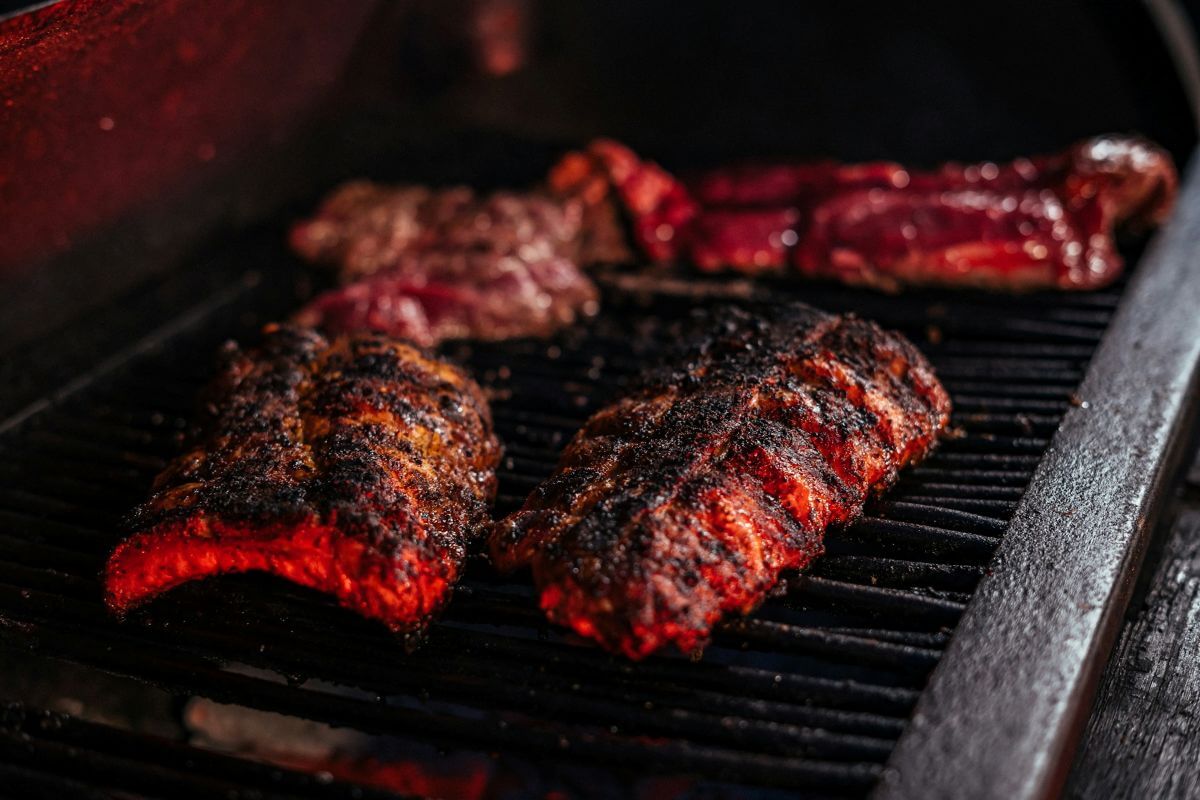 spareribs op de gril in de stad