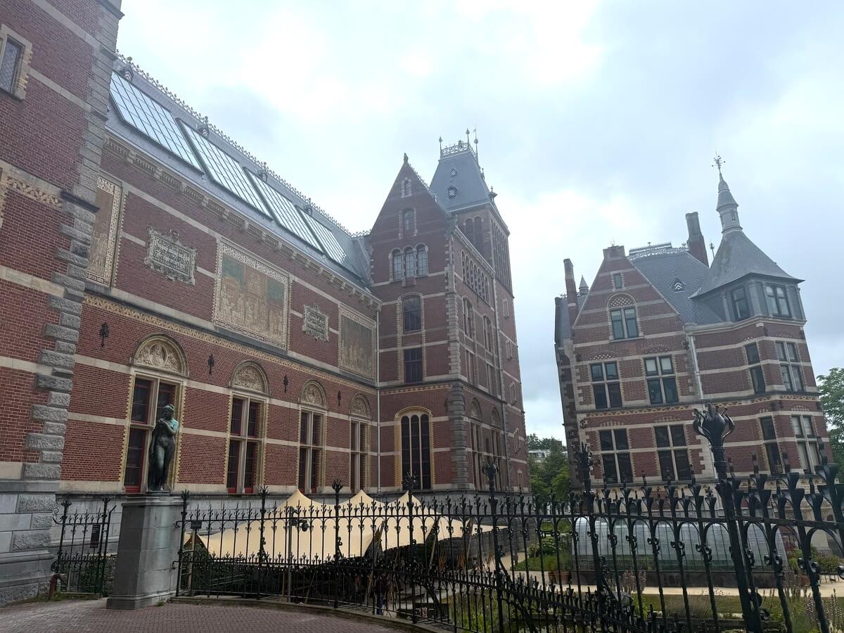 The gardens at Rijks Museum